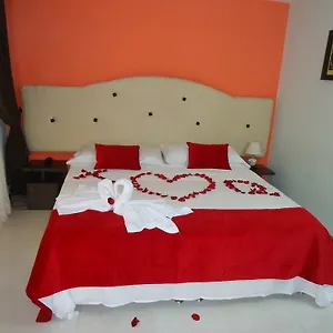 Отель House A 5 Min De La Embajada Americana, Богота